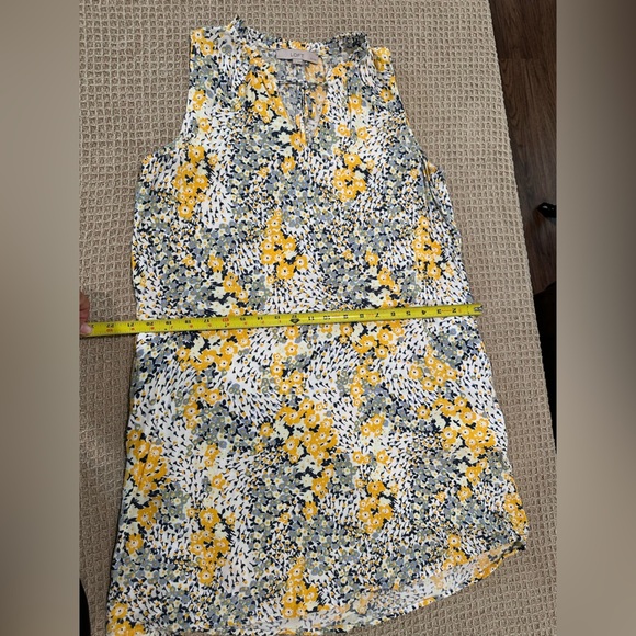 LOFT Yellow and White dreses Vibrant Floral Design - Picture 5 of 7